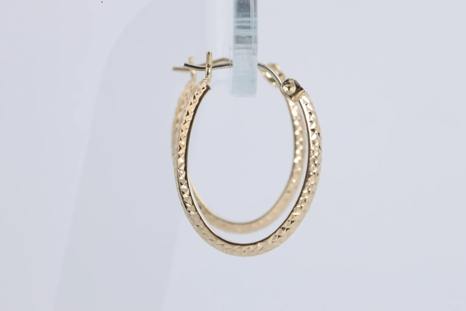 14k Yellow Gold Oval Textured Hoop Earrings (1.62g.)