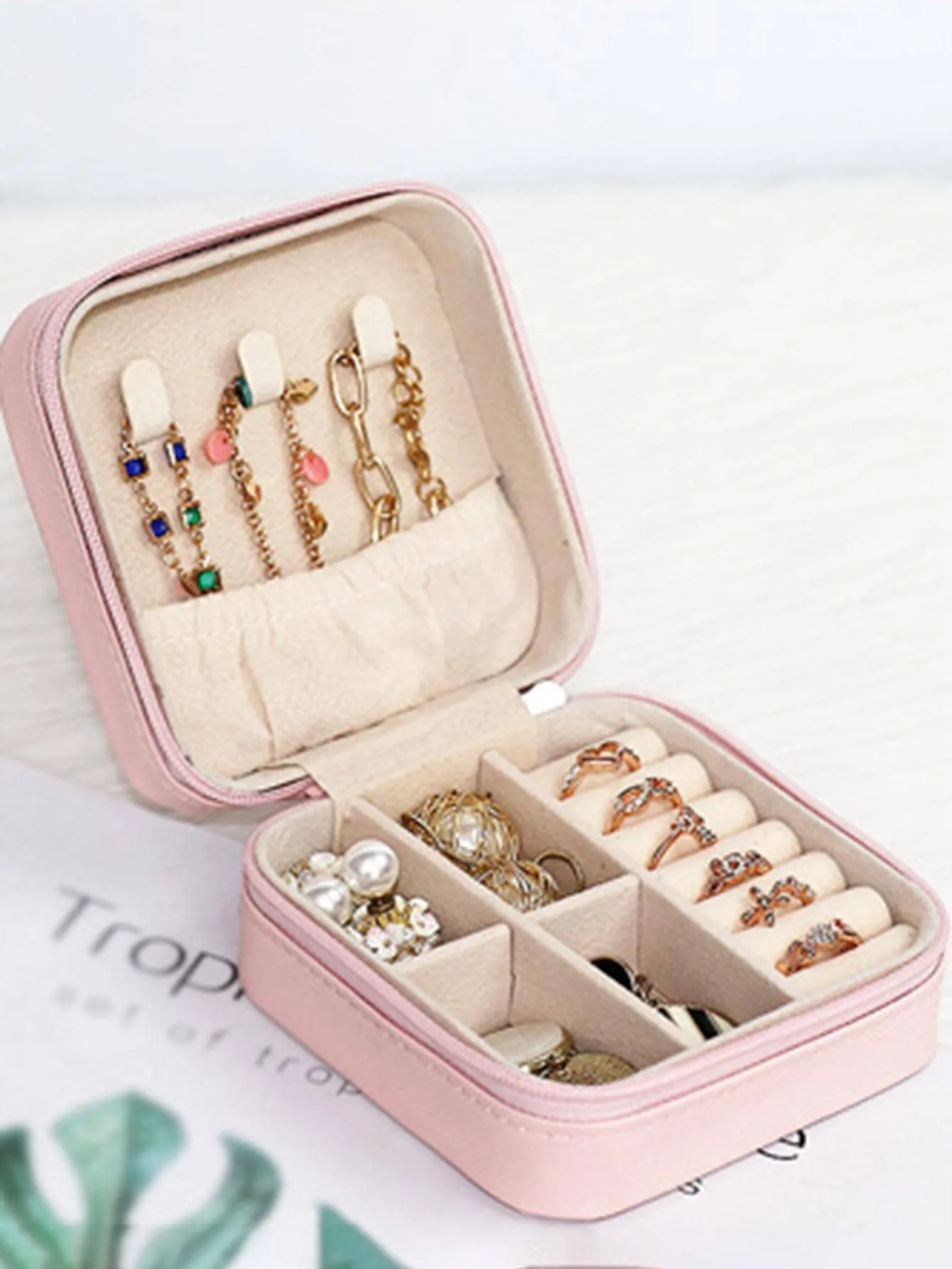 1pc Fashionable And Delicate Jewelry Storage Box With Detachable Compartments For Earrings, Necklaces, Rings, And Accessories, Portable Travel Jewelry Organizer