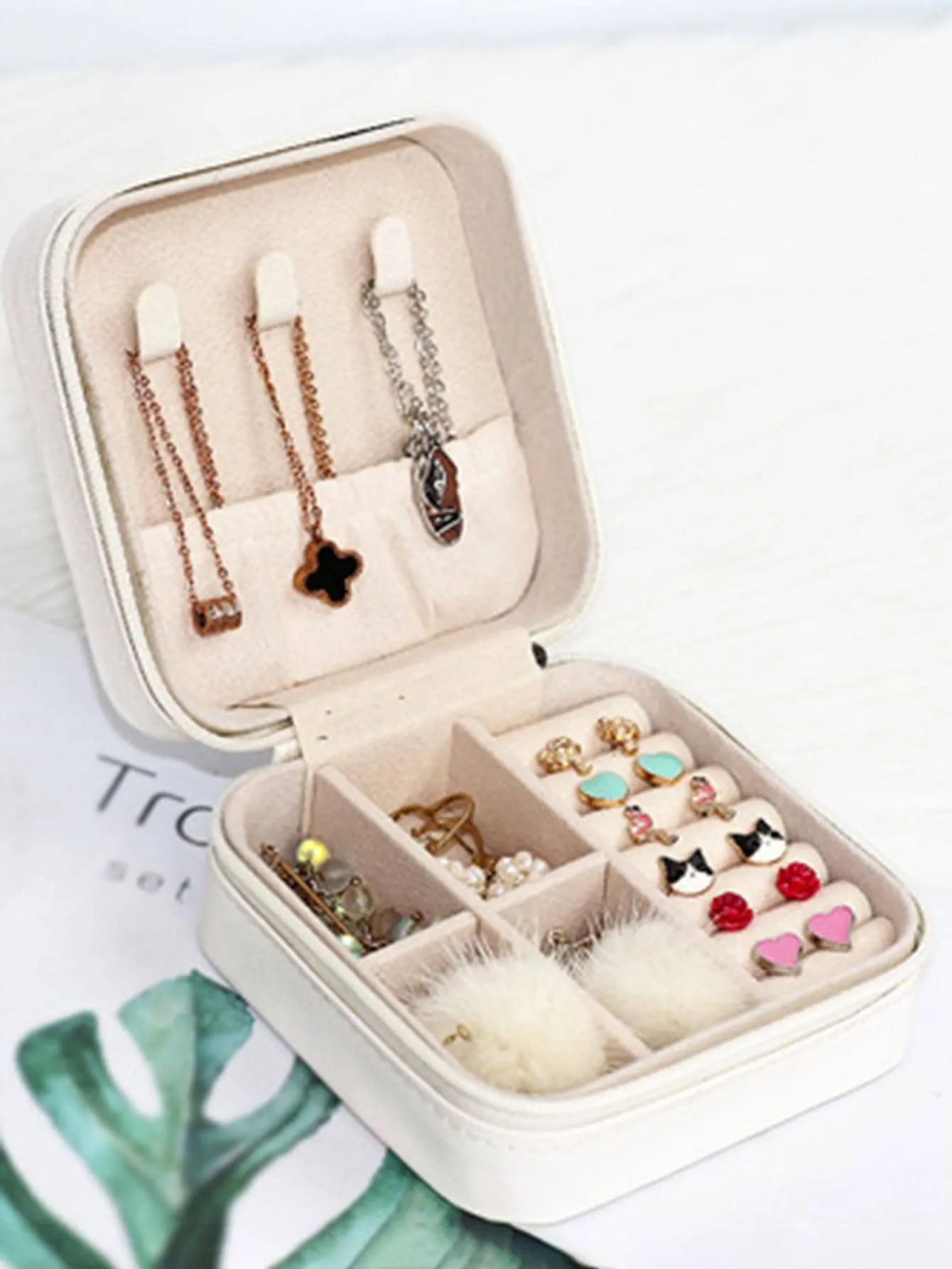 1pc Fashionable And Delicate Jewelry Storage Box With Detachable Compartments For Earrings, Necklaces, Rings, And Accessories, Portable Travel Jewelry Organizer