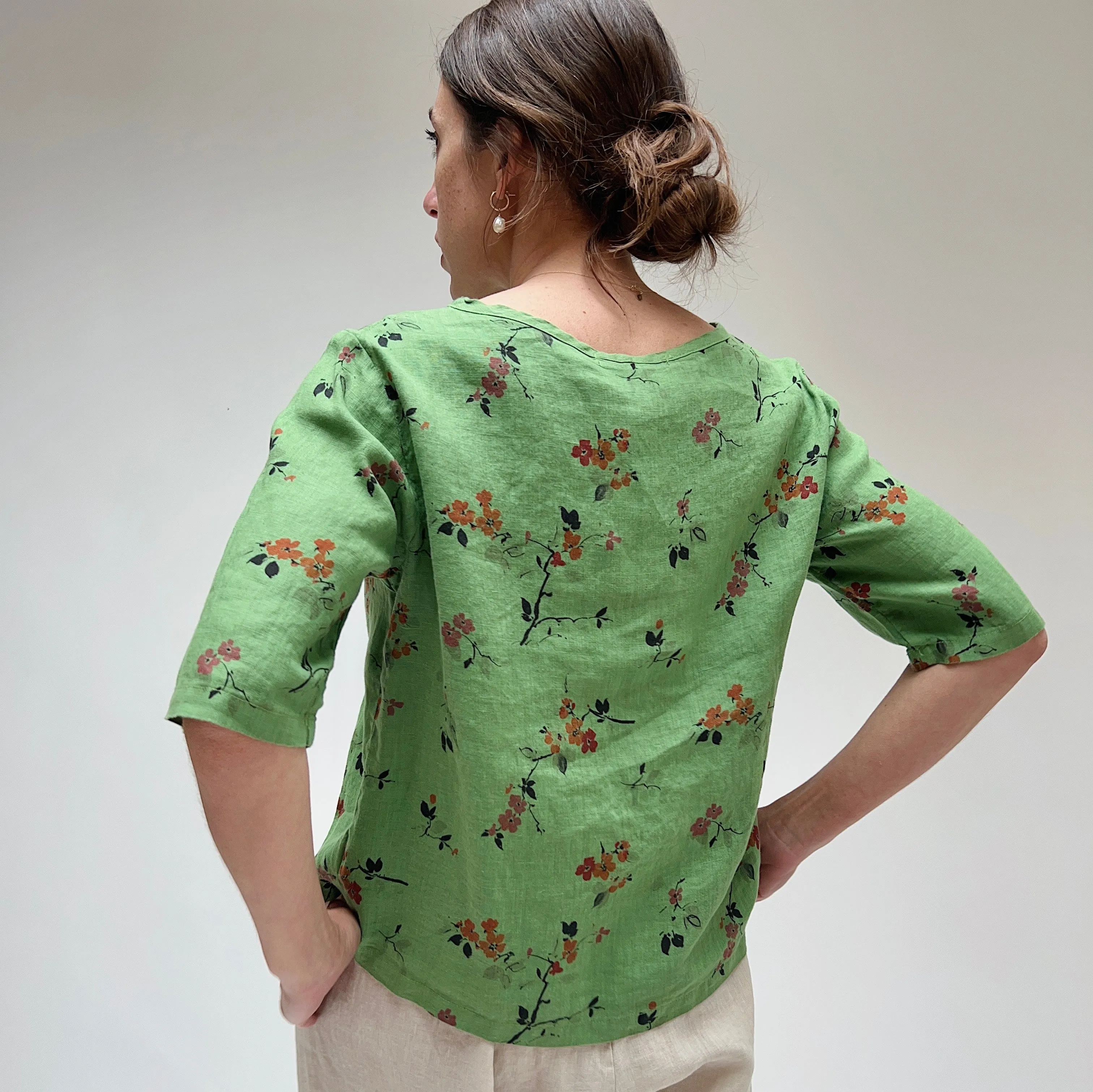 Cut Loose | Linen Cherry Blossom Elbow Sleeve Top in Fava