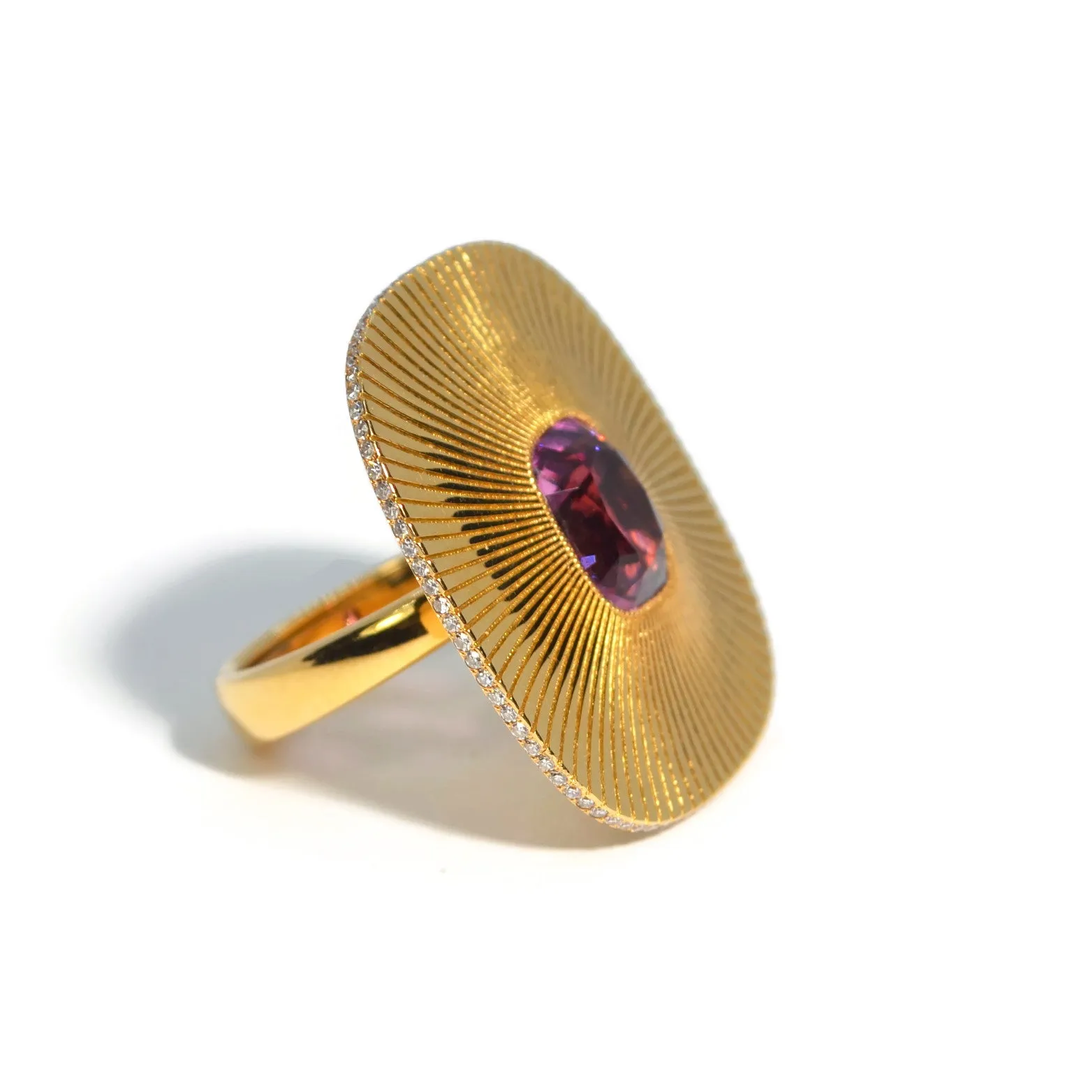 Eclat Jewels - Engraved Disc Ring with Pink Spinel and Diamonds, 18k Yellow Gold