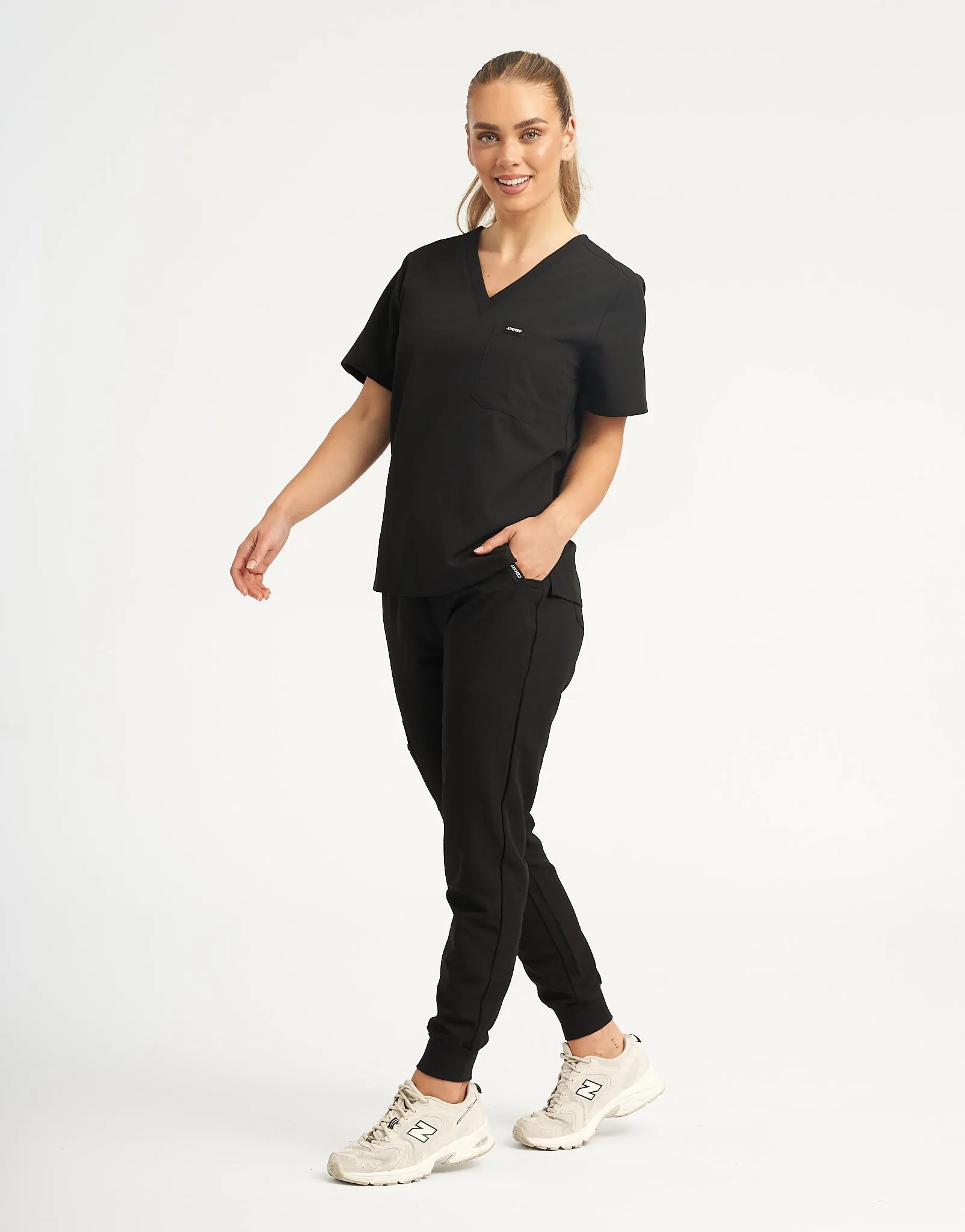 Essential One Pocket V Neck Scrub Top - Black