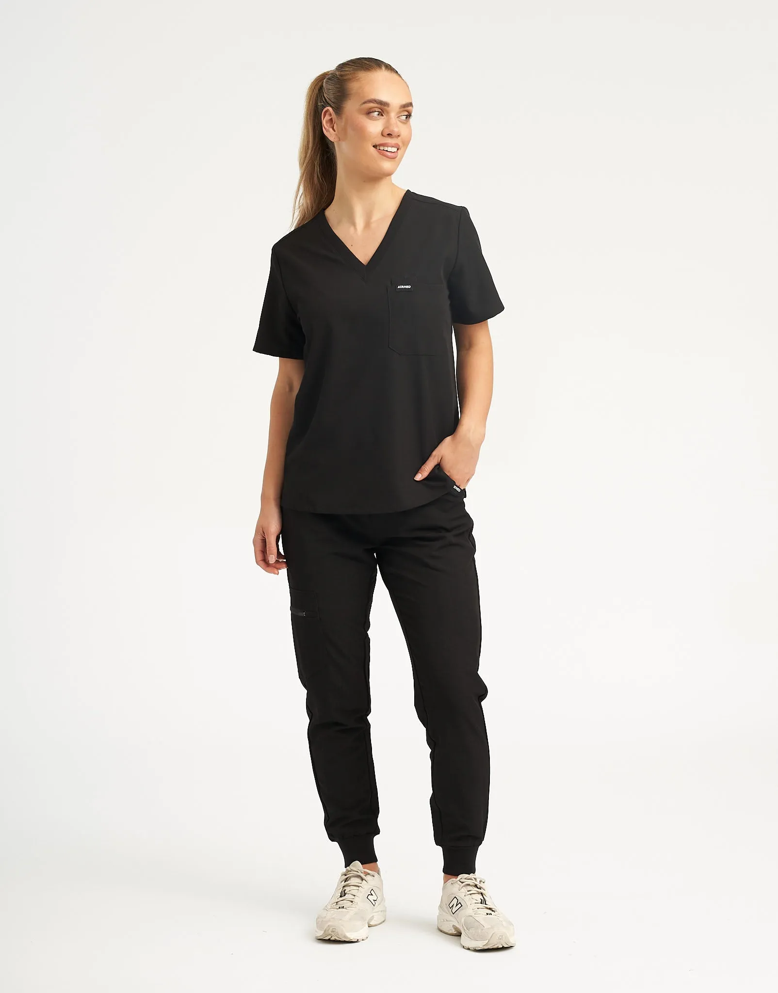 Essential One Pocket V Neck Scrub Top - Black